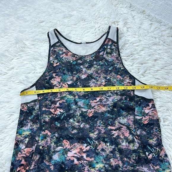 Lululemon Sculpt Tank - Picture 2 of 3